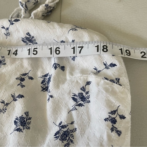 Universal Thread Maxi Dress Size 1X  White Blue Floral Tiered Sleeveless Flowy - Picture 11 of 13